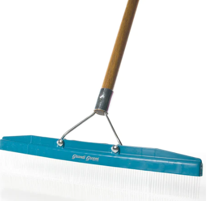 News-What is the Grandi Groom Carpet Rake?