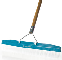 Grandi Groom Carpet Rake